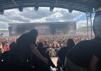 ROCKHARZ-Festival 2025 von der Rollstuhl-Bühne aus.